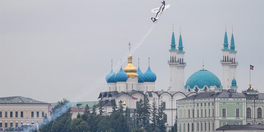 Этап чемпионата мира по аэробатике Red Bull Air Race в Казани