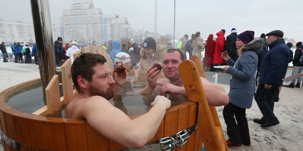 В Минске стартовал 3-й открытый чемпионат Беларуси по спортивному зимнему плаванию