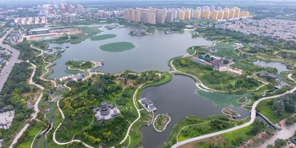 Экопарк на месте котлованов с грязной водой и мусором в Хэцзяне