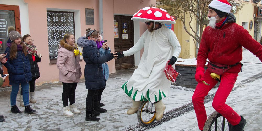 Флеш-моб Дедов Морозов в Нижнем Новгороде