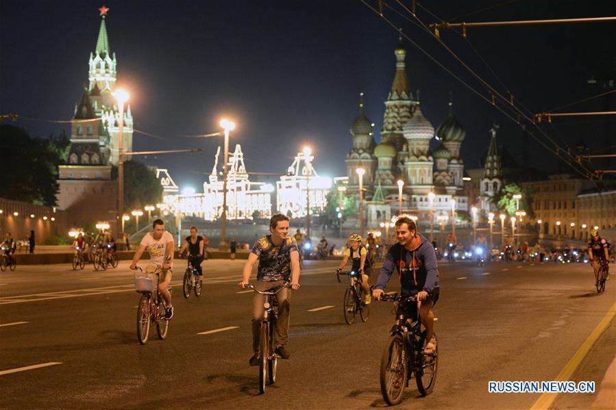 В Москве во второй раз прошел ночной велопарад