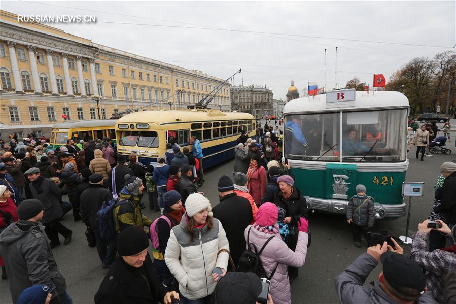 Петербургский троллейбус отметил 80-летний юбилей