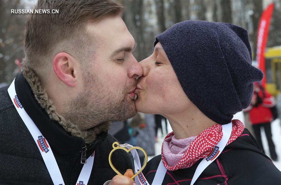 Легкоатлетический забег в Киеве по случаю Дня всех влюбленных