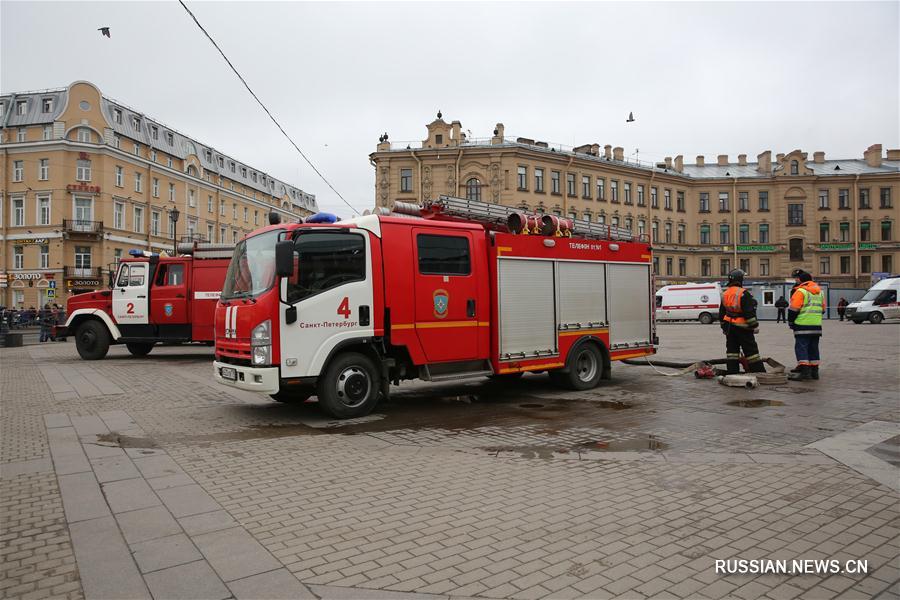 У станции метро Санкт-Петербурга, где произошел взрыв